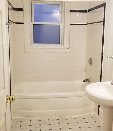 4th image of 812 E Clarke St #814