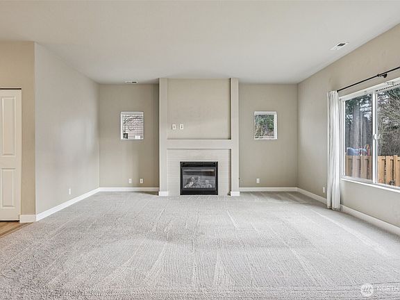 4th image of 6322 Victoria Avenue SE