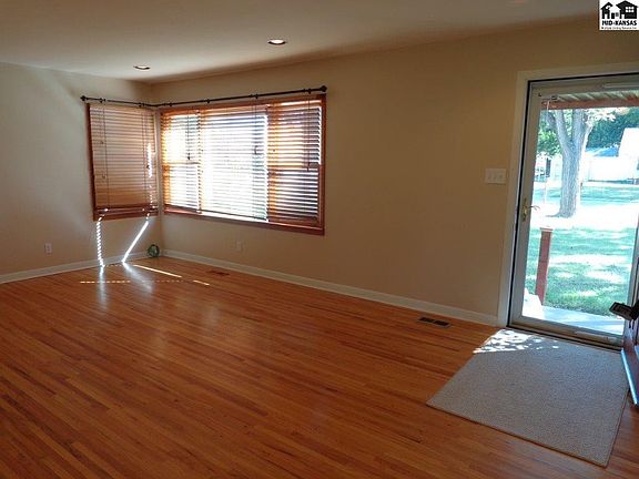 2nd image of 3417 N Walnut St