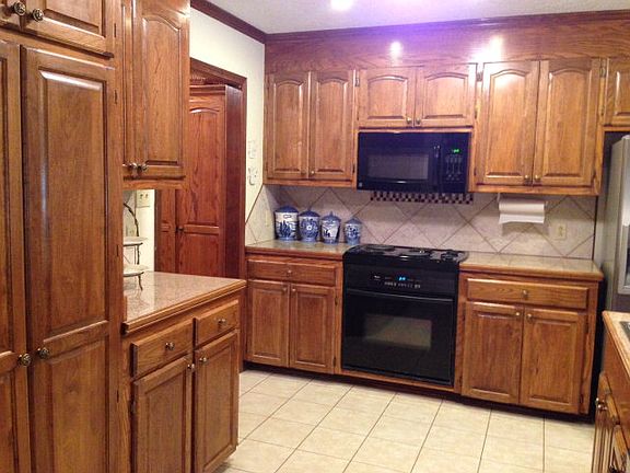 3rd image of 102 Silver Creek Dr