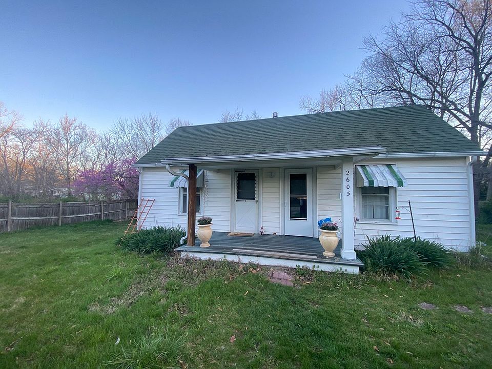 1st image of 2603 E Walnut St