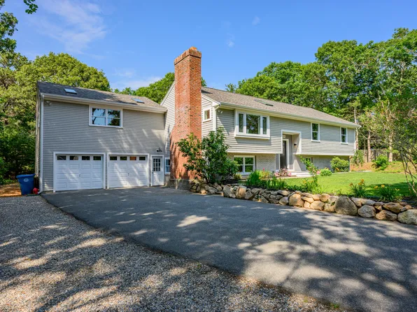 19 Wheelhouse Circle, Hatchville, MA 02536