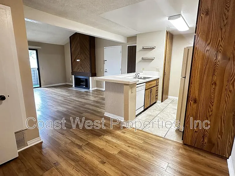 9249 Village Glen Dr #204 — Photo 22