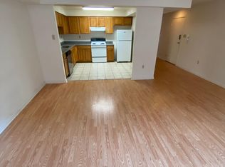 933 Spring St #2F, Philadelphia, PA 19107