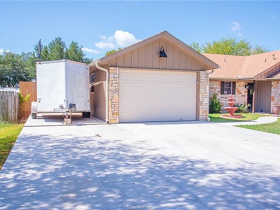 3rd image of 921 Alan Ln