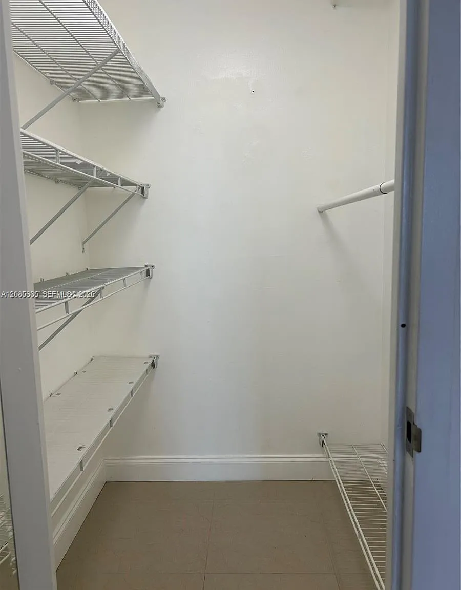 Desoto Park North Condo — Photo 4