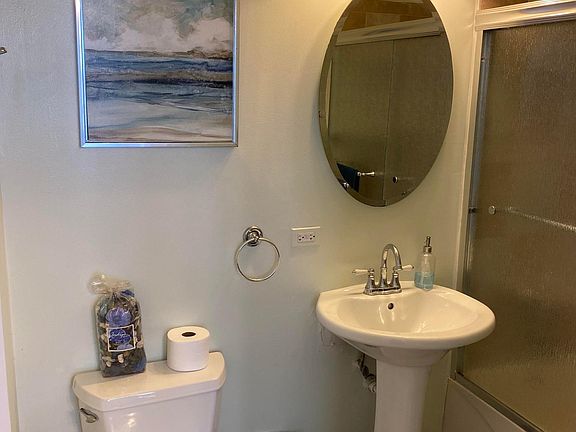 4th image of 3565 W Lyndale St #1W