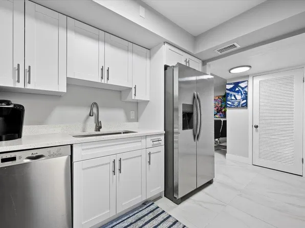 5500 Tamberlane Circle Apt 105, Palm Beach Gardens, FL 33418