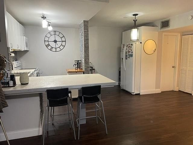 1st image of 7851 Miller Dr APT A115