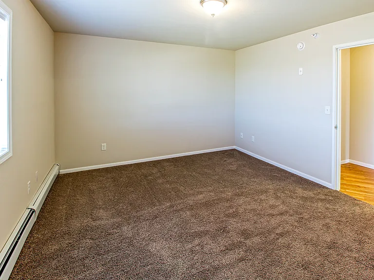Jefferson Creek Apartments — Photo 16