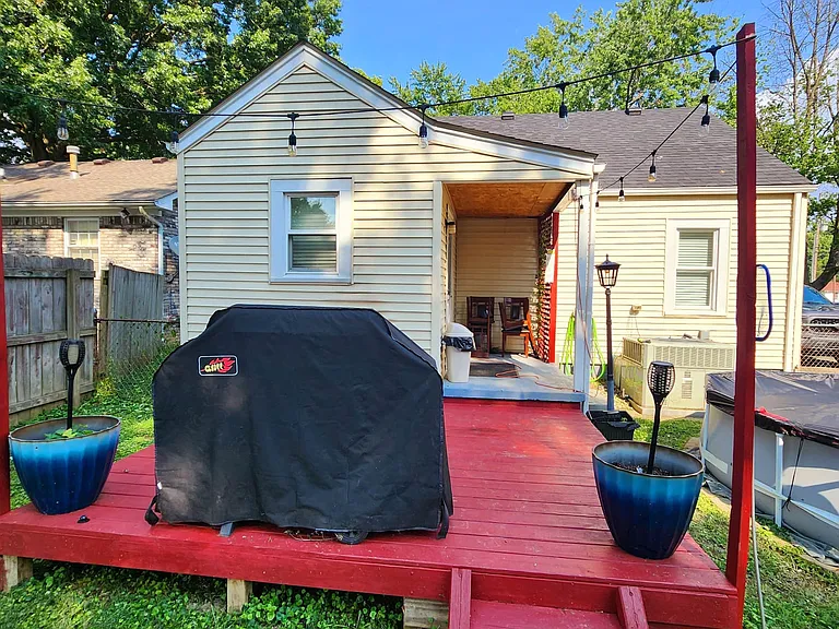 4904 Wellsworth Ave — Photo 3