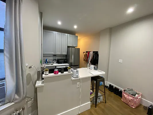 Rented by Mdays Realty | media 29