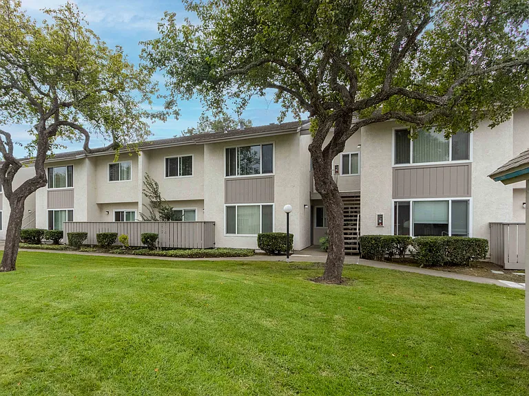 Oceanwood Apartments — Photo 28
