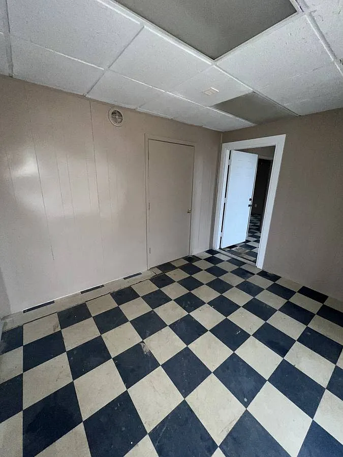 3 bed, 2200 sqft, $1,200 — Photo 4