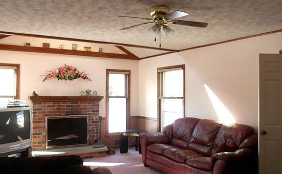 5th image of 6 Simsbury Ln