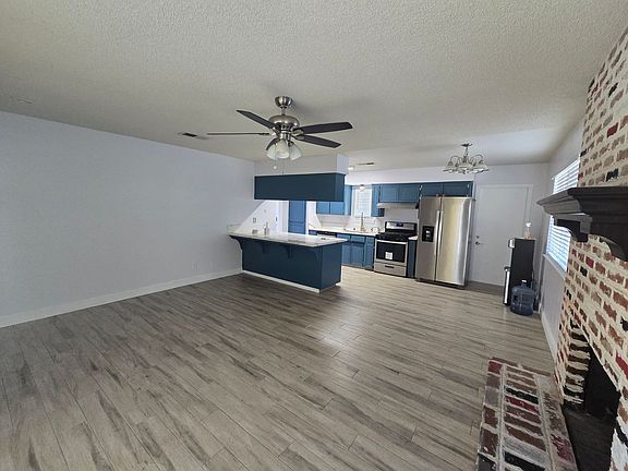 3rd image of 293 E Julia Way