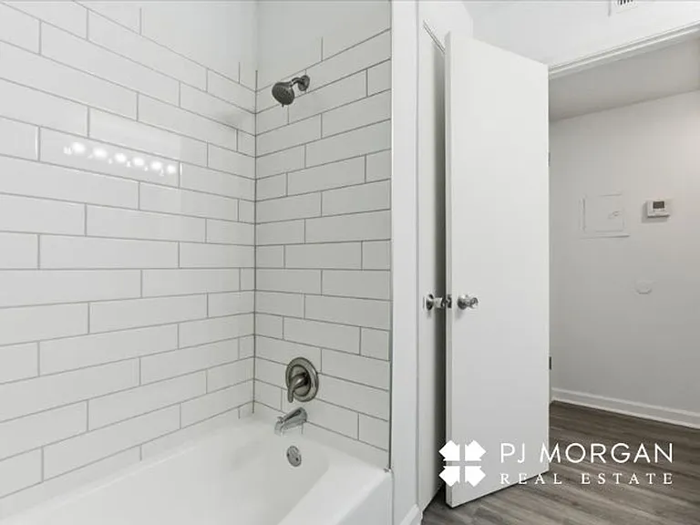Fernshire Apartments — Photo 14