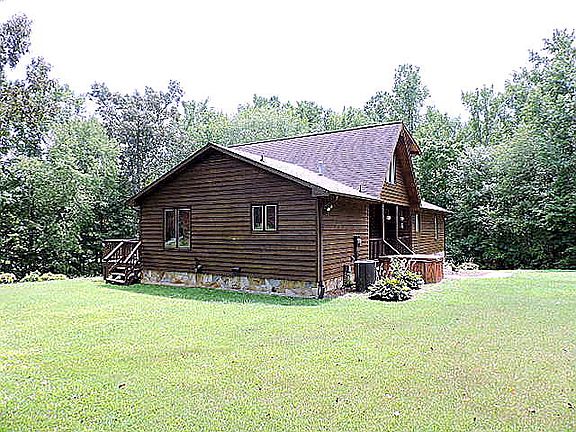 4th image of 3044 Breezewood Dr