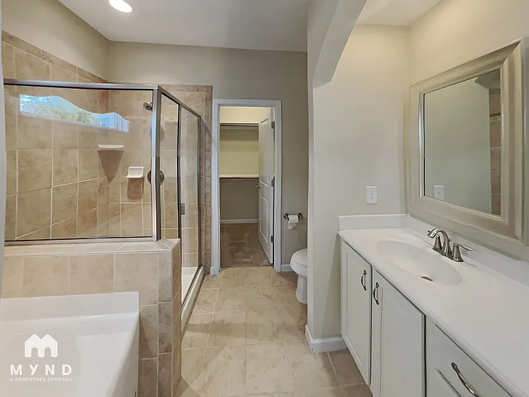 1033 Pemberly Ave — Photo 11