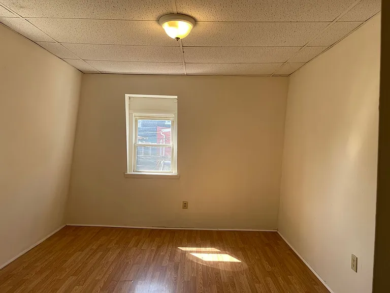 537 Pratt St — Photo 9