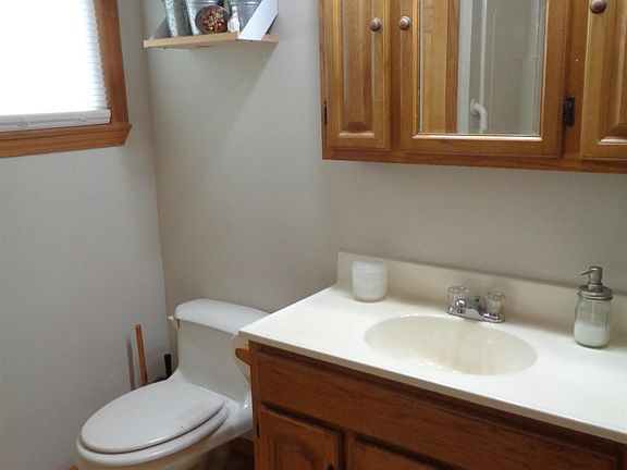3rd image of 3243 Elm St