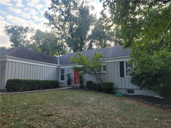 8100 Beverly Dr, Prairie Village, KS 66208