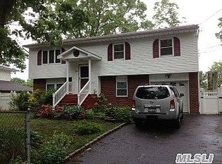47 Benburb St, Amityville, NY 11701