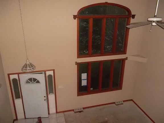 4th image of 14721 Blaine Ave