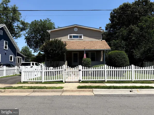 2501 Dewitt Ave, Alexandria, VA 22301