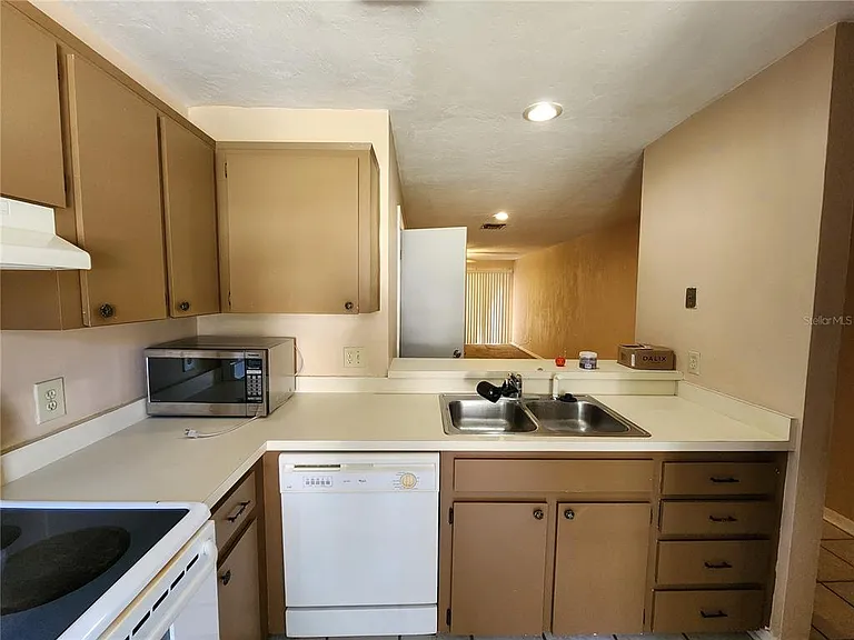 6288 SW 8th Pl — Photo 5