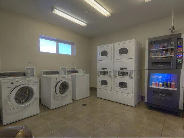 168 N 300 E — Photo 11