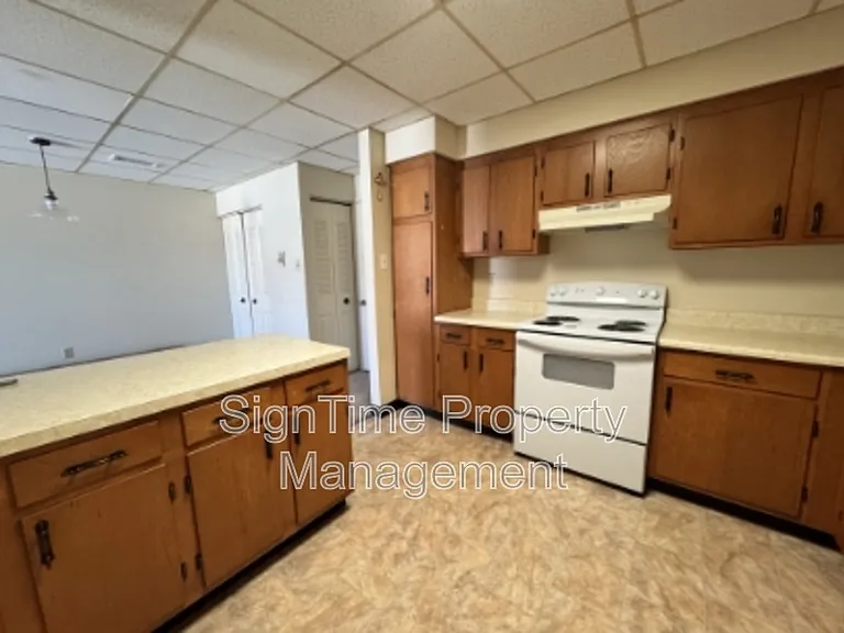 115 N Jonathan St #303 — Photo 2