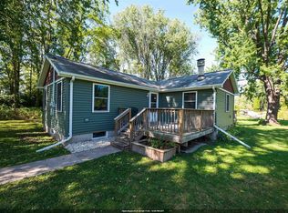 8096 Channel Ln, Omro, WI 54963