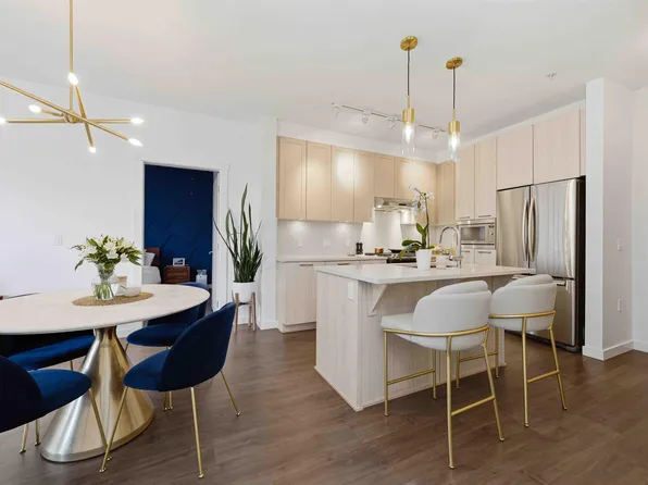123 W 1st St #409, North Vancouver, BC V7M 0E5