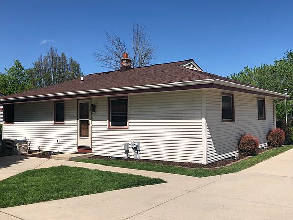 2nd image of 10005 S Jennifer Ln