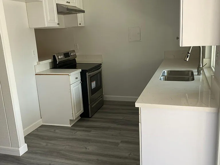 23732 Hillhurst Dr #59 — Photo 6