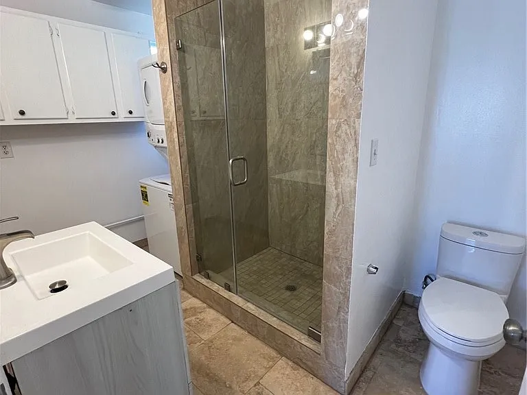 6653 Quakertown Ave — Photo 11