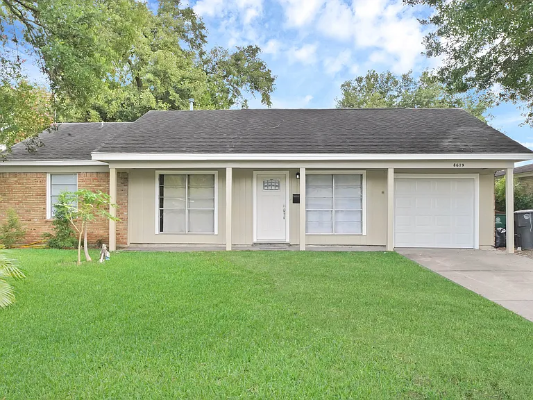 8619 Norton Dr — Photo 2