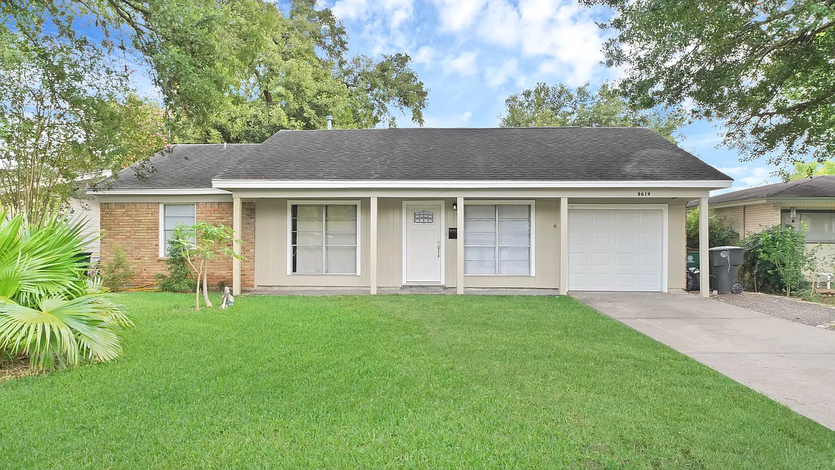 Building Photo - 8619 Norton Dr