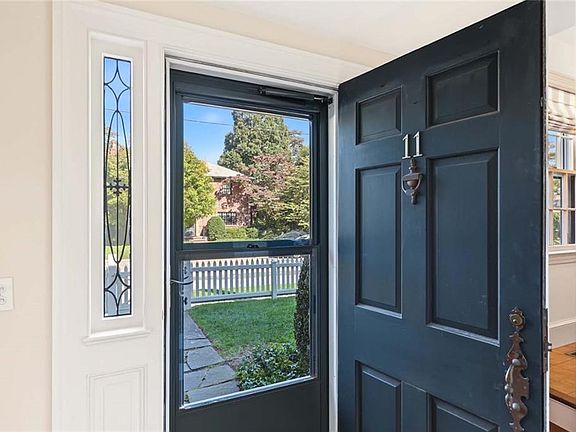4th image of 11 Intervale Rd