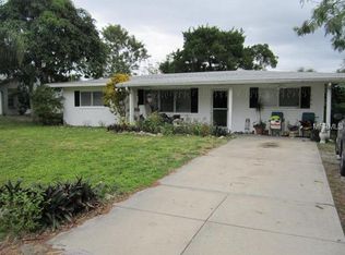 812 Pineapple Ave, Nokomis, FL 34275