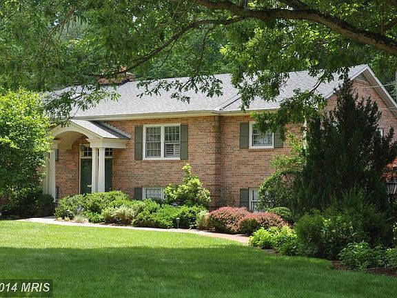 3rd image of 8943 Colesbury Pl