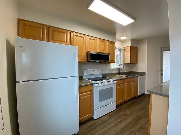 Adams Street Apartments — Photo 5