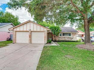 5806 Chrystell Ln, Houston, TX 77092