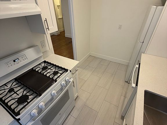 4th image of 2385 California St APT 6