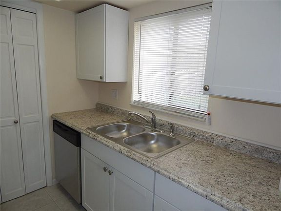 5th image of 1055 6th Ave APT A7