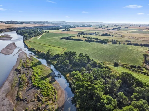 2573 Road 8, Worden, MT 59088