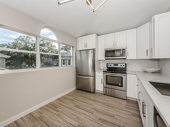 4th image of 4807 Bayshore Blvd APT E2
