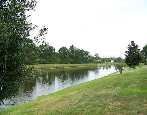 4th image of 1057 Rotonda Cir