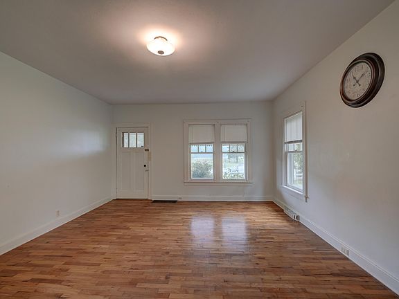 3rd image of 24968 Northeast St